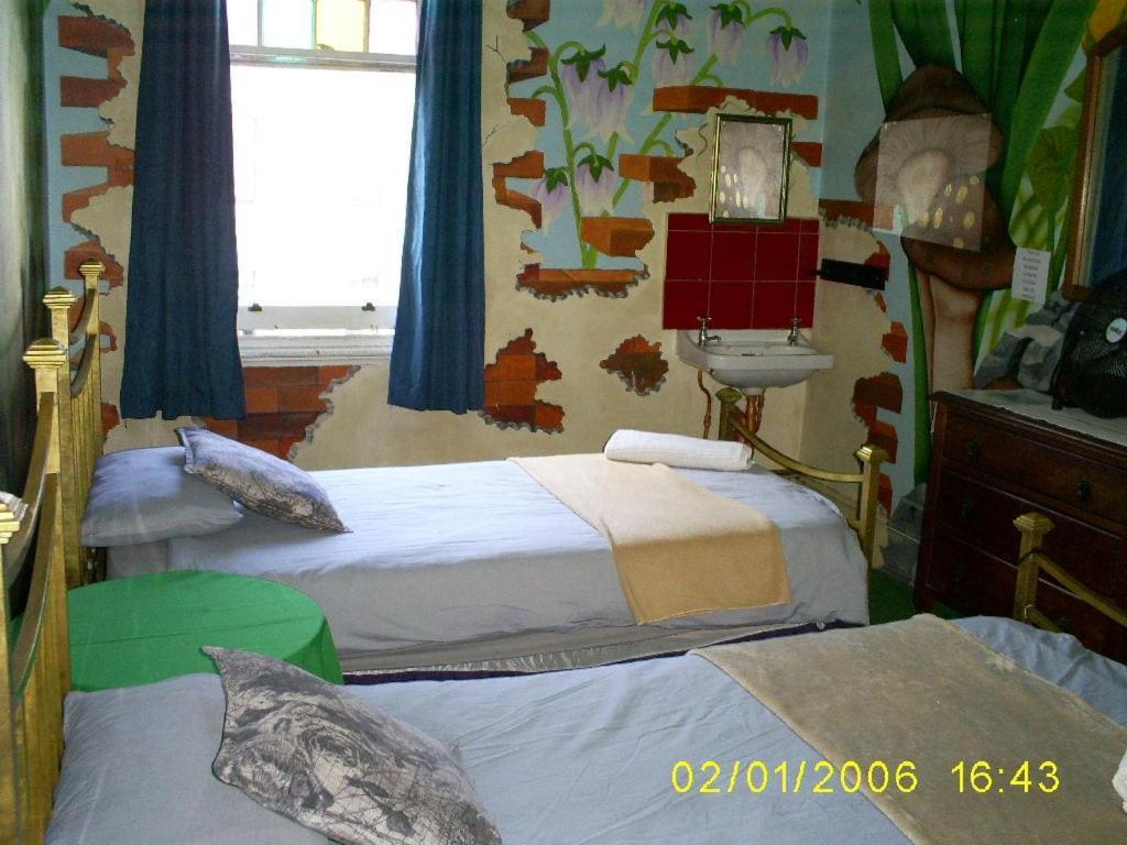 Kimberly Backpacker Hotel Кейптаун Экстерьер фото