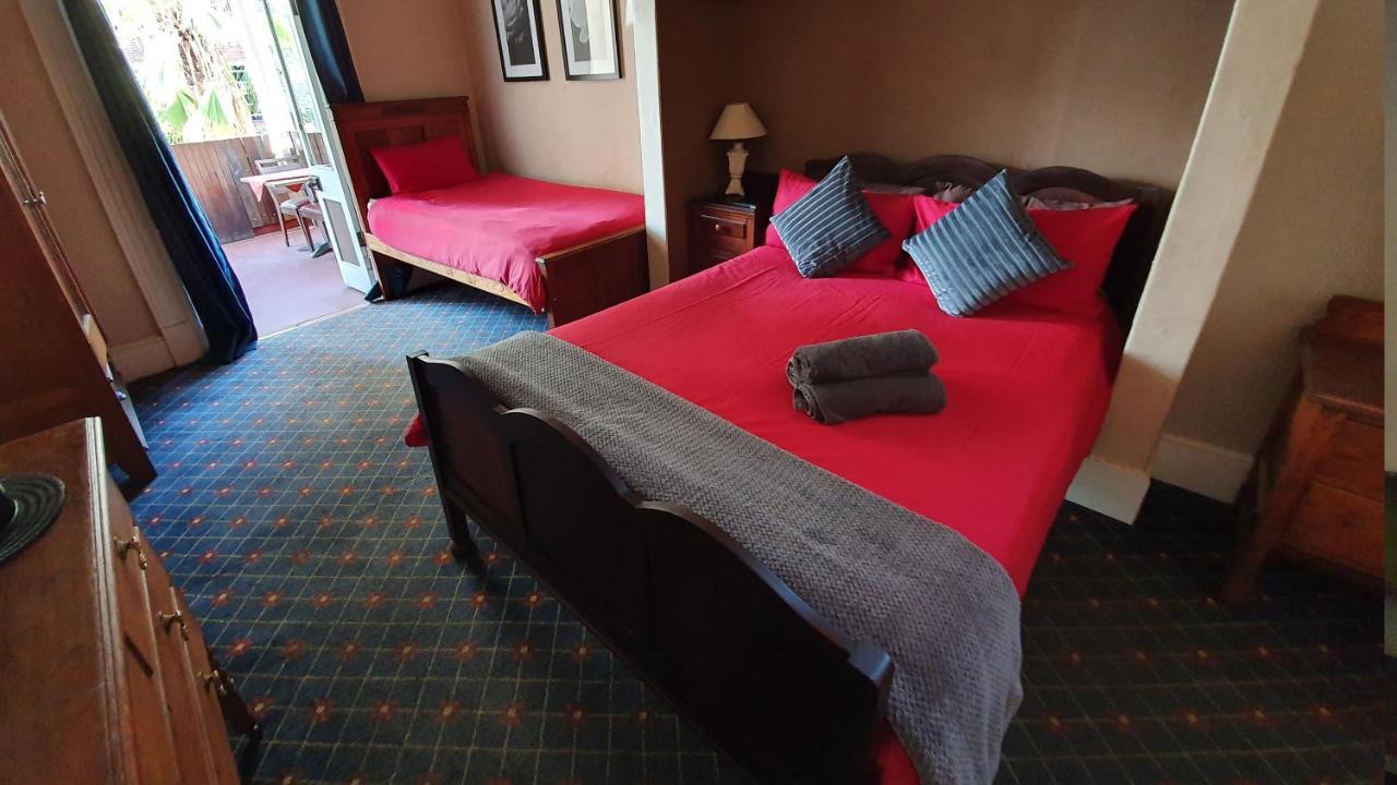 Kimberly Backpacker Hotel Кейптаун Экстерьер фото